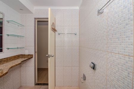 Apartamento à venda com 138m², 3 quartos e 1 vaga Apartamento à venda com 138m², 3 quartos e 1 vagaBanheiro Social