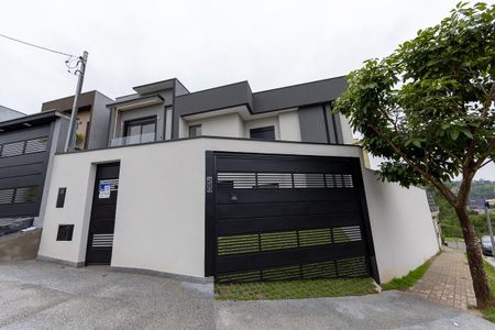 Fachada de casa de condomínio à venda com 3 quartos, 144m² em Alphaville, Santana de Parnaíba