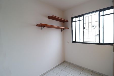 Quarto 1 de apartamento para alugar com 2 quartos, 42m² em Santa Mônica, Uberlândia