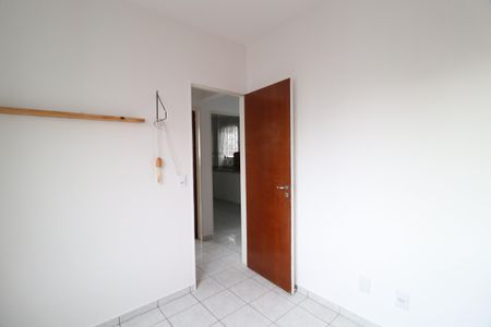 Quarto 2 de apartamento para alugar com 2 quartos, 42m² em Santa Mônica, Uberlândia
