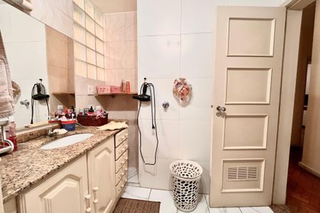 Apartamento para alugar com 300m², 4 quartos e 1 vagaBanheiro social 