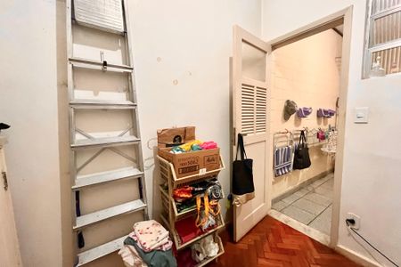 Apartamento para alugar com 300m², 4 quartos e 1 vagaQuarto de Serviço 2