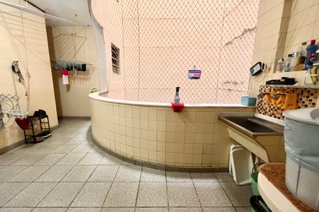 Apartamento para alugar com 300m², 4 quartos e 1 vagaÁrea de Serviço