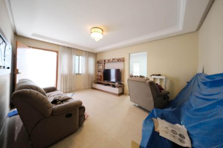 Casa à venda com 202m², 2 quartos e 2 vagasSala