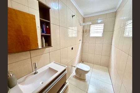 Casa para alugar com 140m², 3 quartos e 2 vagas Casa para alugar com 140m², 3 quartos e 2 vagasBanheiro Social