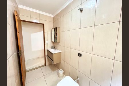 Casa para alugar com 140m², 3 quartos e 2 vagas Casa para alugar com 140m², 3 quartos e 2 vagasBanheiro Social