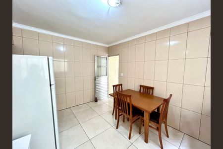 Casa para alugar com 140m², 3 quartos e 2 vagas Casa para alugar com 140m², 3 quartos e 2 vagasCozinha
