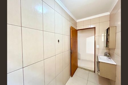 Casa para alugar com 140m², 3 quartos e 2 vagas Casa para alugar com 140m², 3 quartos e 2 vagasBanheiro Social