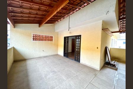 Casa para alugar com 140m², 3 quartos e 2 vagas Casa para alugar com 140m², 3 quartos e 2 vagasVaranda do Quarto