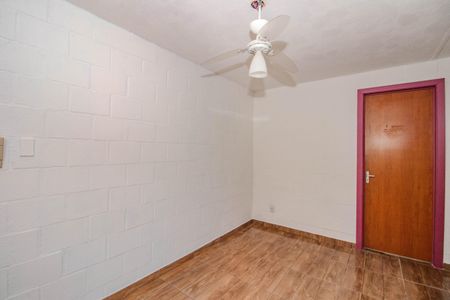 Sala de apartamento para alugar com 2 quartos, 40m² em Rubem Berta, Porto Alegre