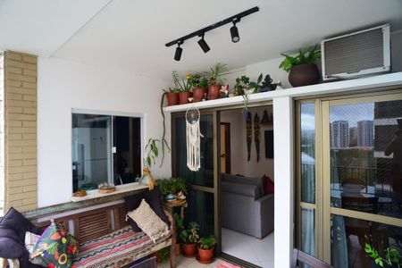 Apartamento para alugar com 75m², 2 quartos e 2 vagas Apartamento para alugar com 75m², 2 quartos e 2 vagasVaranda