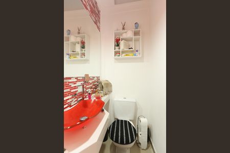 Casa à venda com 105m², 3 quartos e 2 vagasLavabo