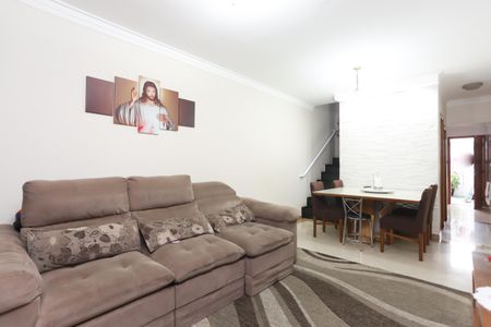 Casa à venda com 105m², 3 quartos e 2 vagasSala