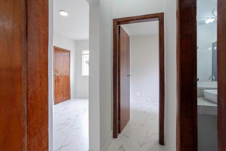 Corredor de apartamento para alugar com 2 quartos, 62m² em Santa Monica, Belo Horizonte