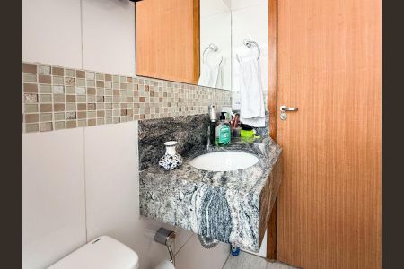 Apartamento à venda com 70m², 3 quartos e 1 vaga Apartamento à venda com 70m², 3 quartos e 1 vagaBanheiro suíte