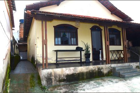 Casa à venda com 360m², 2 quartos e 2 vagasFachada