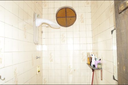 Casa à venda com 360m², 2 quartos e 2 vagasBanheiro Corredor