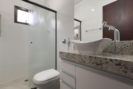 Casa à venda com 289m², 3 quartos e 5 vagas Casa à venda com 289m², 3 quartos e 5 vagasBanheiro da Suíte 1