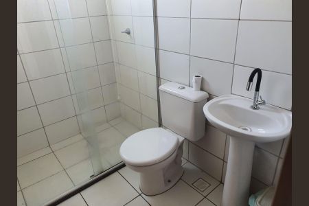 Banheiro de apartamento para alugar com 2 quartos, 43m² em Jardins Mangueiral, Brasília