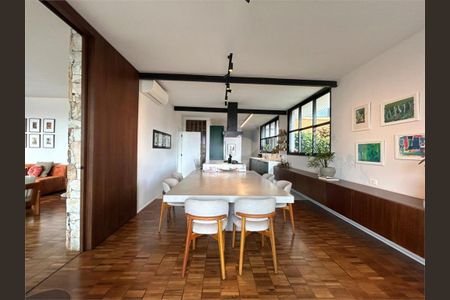 Casa à venda com 4 quartos, 381m² em Jardim dos Estados, São Paulo