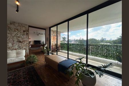 Casa à venda com 4 quartos, 381m² em Jardim dos Estados, São Paulo