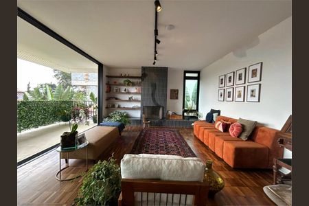 Casa à venda com 4 quartos, 381m² em Jardim dos Estados, São Paulo