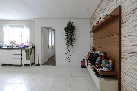 Casa para alugar com 118m², 2 quartos e 2 vagas Casa para alugar com 118m², 2 quartos e 2 vagasSala