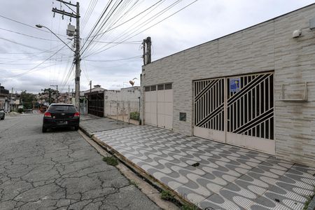 Casa para alugar com 118m², 2 quartos e 2 vagas Casa para alugar com 118m², 2 quartos e 2 vagasFachada