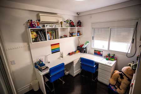 Apartamento à venda com 4 quartos, 213m² em Vila Nova Conceição, São Paulo