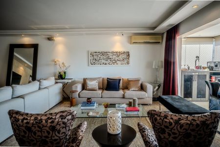Apartamento à venda com 4 quartos, 213m² em Vila Nova Conceição, São Paulo