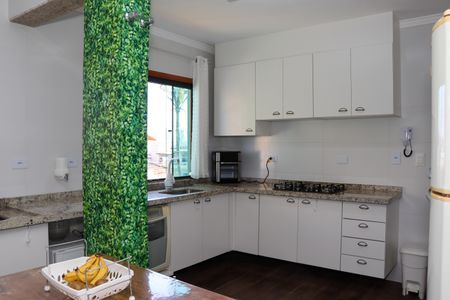 Casa à venda com 201m², 3 quartos e 5 vagas Casa à venda com 201m², 3 quartos e 5 vagasCozinha