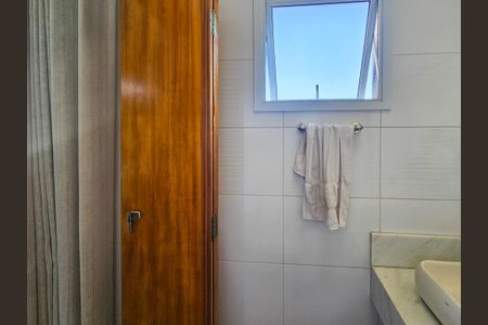Casa à venda com 201m², 3 quartos e 5 vagasBanheiro 2