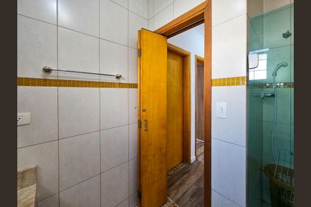 Casa à venda com 201m², 3 quartos e 5 vagas Casa à venda com 201m², 3 quartos e 5 vagasBanheiro 1