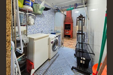 Casa à venda com 201m², 3 quartos e 5 vagas Casa à venda com 201m², 3 quartos e 5 vagasÁrea de Serviço