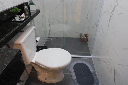 Casa de condomínio para alugar com 133m², 3 quartos e 3 vagasBanheiro Social