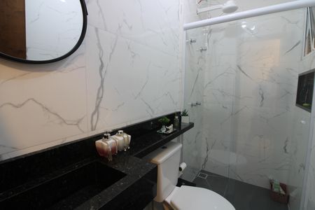 Casa de condomínio para alugar com 133m², 3 quartos e 3 vagasBanheiro Social