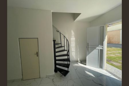 Casa de condomínio para alugar com 61m², 2 quartos e 2 vagasSala