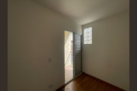 Casa de condomínio para alugar com 61m², 2 quartos e 2 vagasQuarto 1