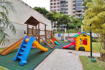 Apartamento à venda com 86m², 2 quartos e 2 vagasÁrea comum - Playground