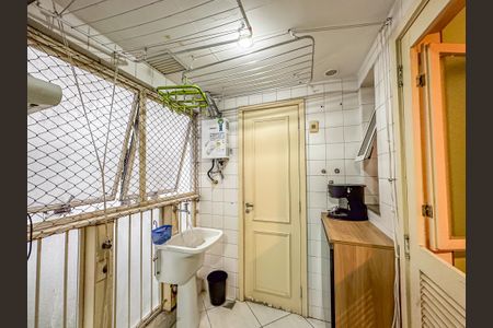 Apartamento à venda com 69m², 3 quartos e 1 vagaÁrea de Serviço