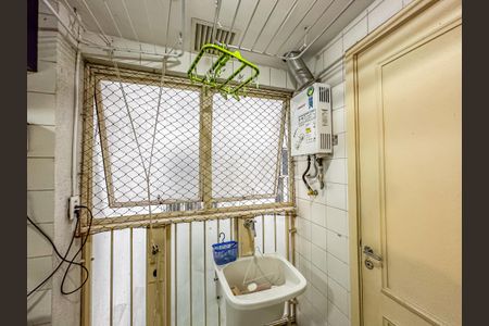 Apartamento à venda com 69m², 3 quartos e 1 vagaÁrea de Serviço