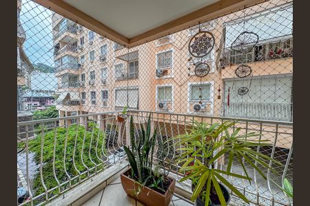 Apartamento à venda com 69m², 3 quartos e 1 vagaSala varanda