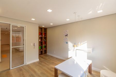 Apartamento para alugar com 33m², 2 quartos e 1 vaga Apartamento para alugar com 33m², 2 quartos e 1 vagaÁrea Comum - Brinquedoteca