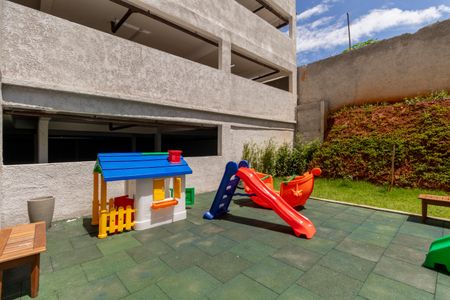 Apartamento para alugar com 33m², 2 quartos e 1 vaga Apartamento para alugar com 33m², 2 quartos e 1 vagaÁrea Comum - Playground