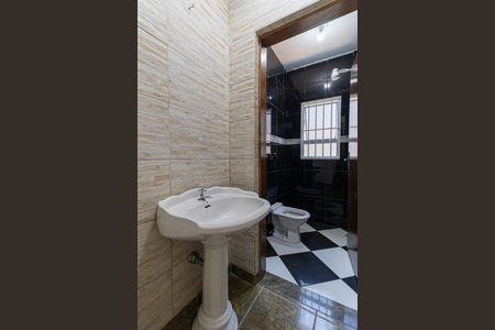 Casa à venda com 163m², 2 quartos e 2 vagas Casa à venda com 163m², 2 quartos e 2 vagasBanheiro