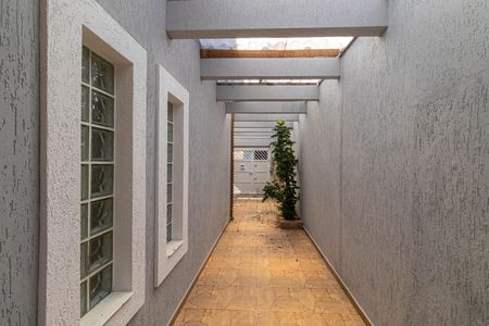 Casa à venda com 163m², 2 quartos e 2 vagas Casa à venda com 163m², 2 quartos e 2 vagasCorredor