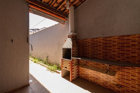 Casa à venda com 163m², 2 quartos e 2 vagas Casa à venda com 163m², 2 quartos e 2 vagasChurrasqueira