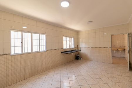 Casa à venda com 163m², 2 quartos e 2 vagas Casa à venda com 163m², 2 quartos e 2 vagasCozinha