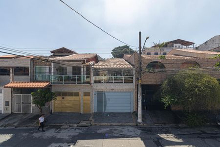 Casa à venda com 163m², 2 quartos e 2 vagas Casa à venda com 163m², 2 quartos e 2 vagasVista Varanda Suíte 1