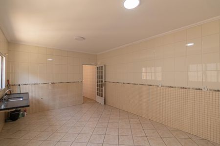 Casa à venda com 163m², 2 quartos e 2 vagas Casa à venda com 163m², 2 quartos e 2 vagasCozinha